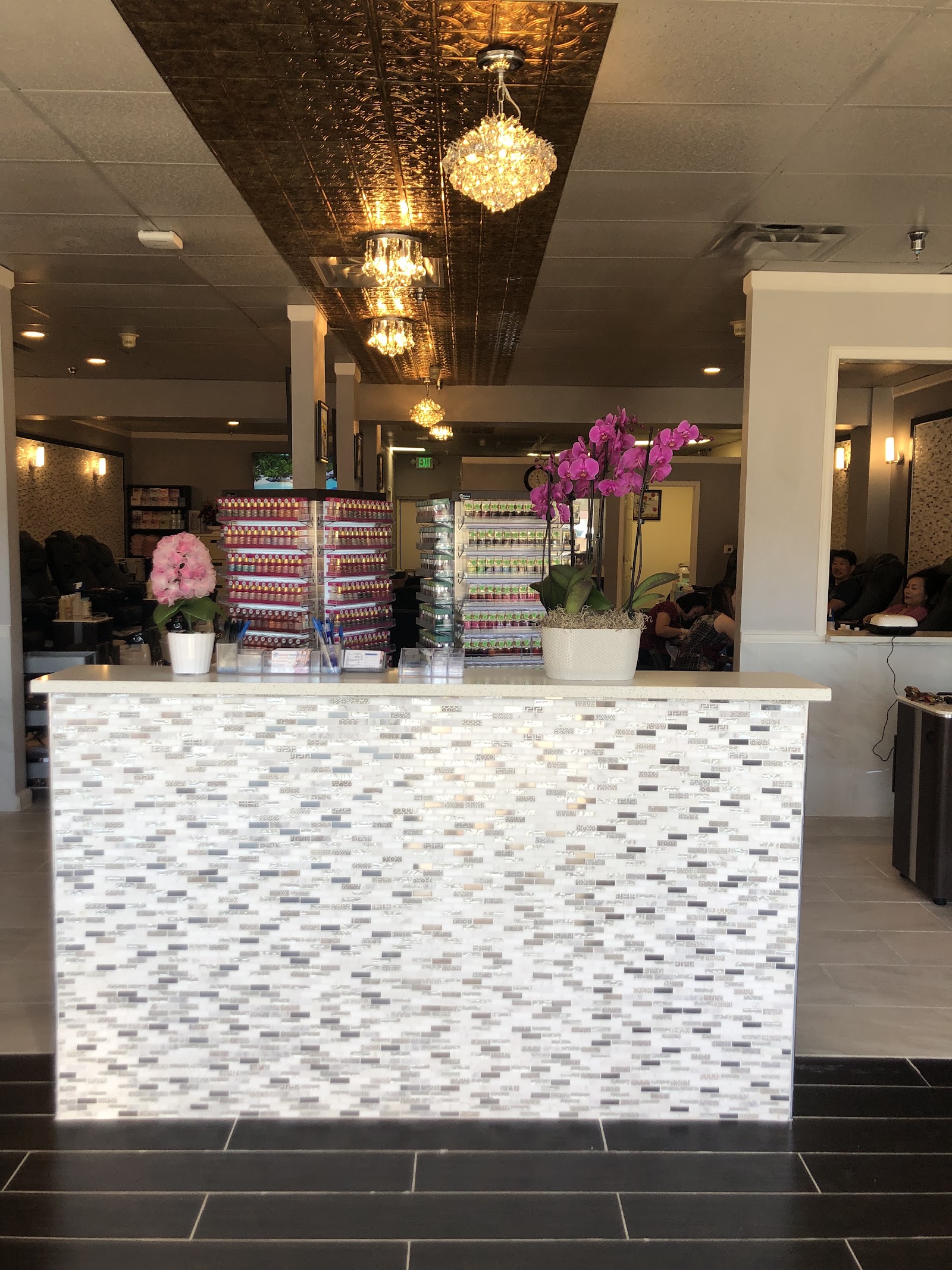 Bora Bora Nails & Spa nail photo 3